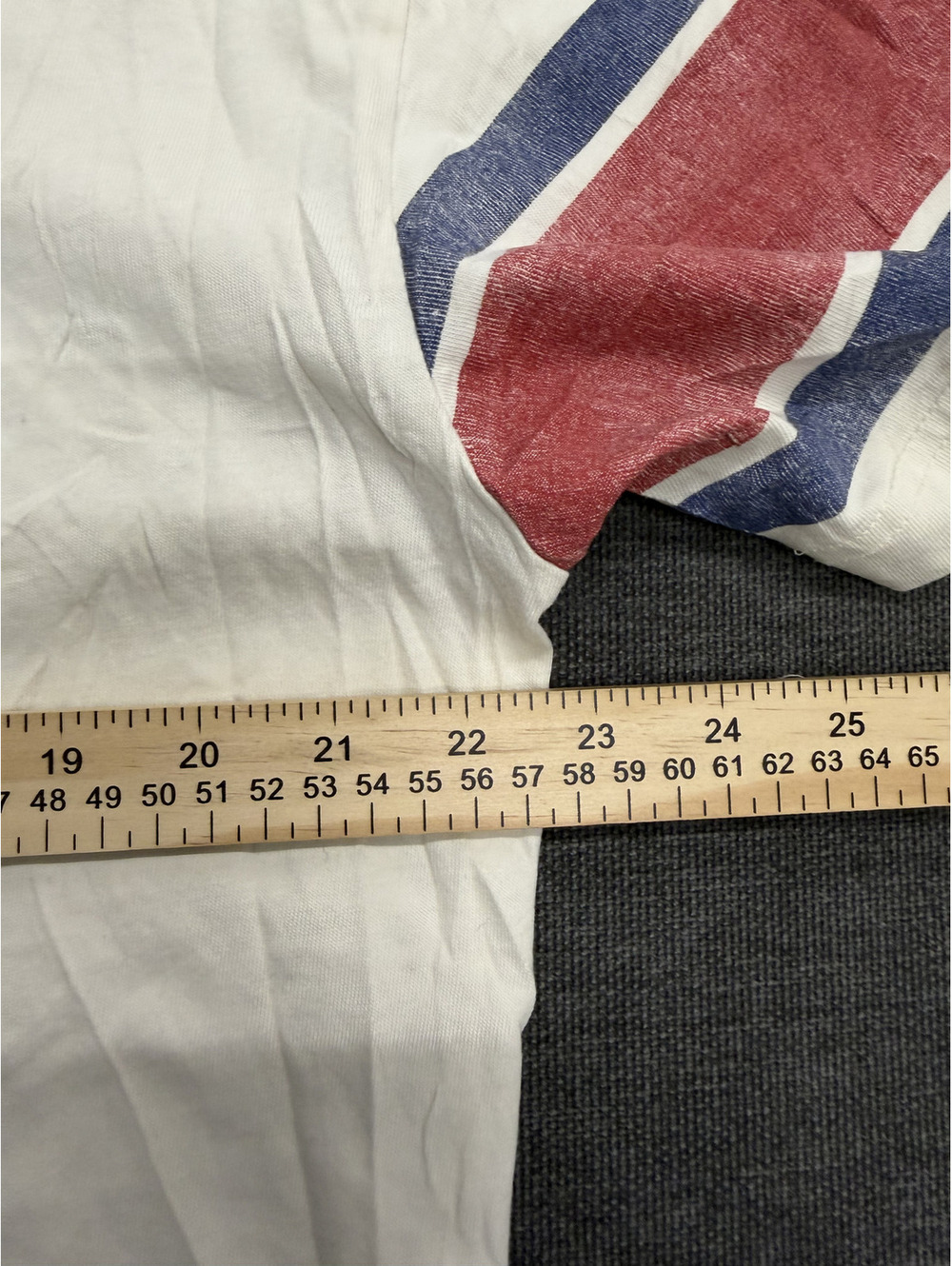 Champion Men's Vintage Style Graphic T-Shirt Size Small - Picture 3 of 7